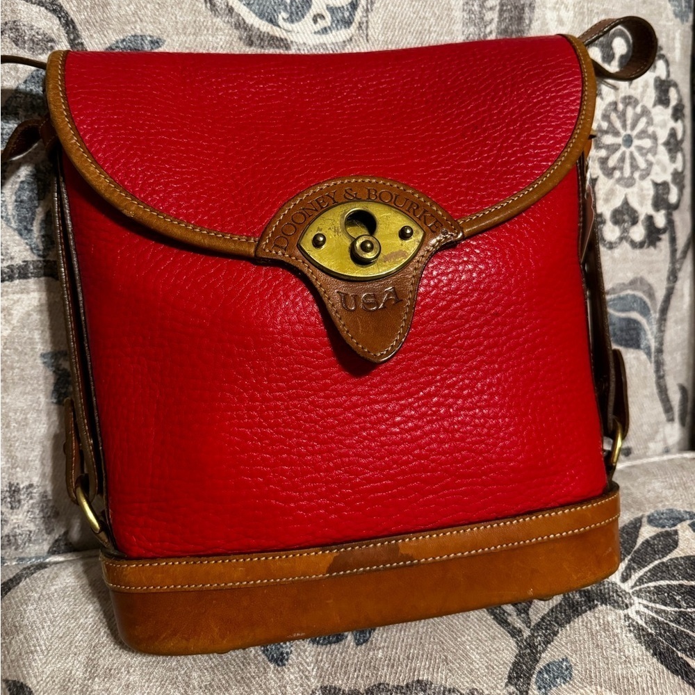 Vintage Dooney & Bourke crossbody